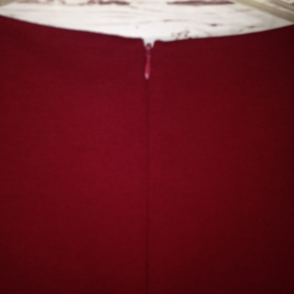 SOLD ~ Tahari Maroon Sleeve Sheath Dress Size 10 - Picture 7 of 7
